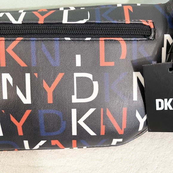 DKNY Women's Black Leather Multi-Functional Crossbody Belt Tilly Sling Bag NWT - Picture 5 of 7